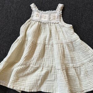 Wild WaWa light green dress Sleeveless Dress with Lace Detail size 2-3T